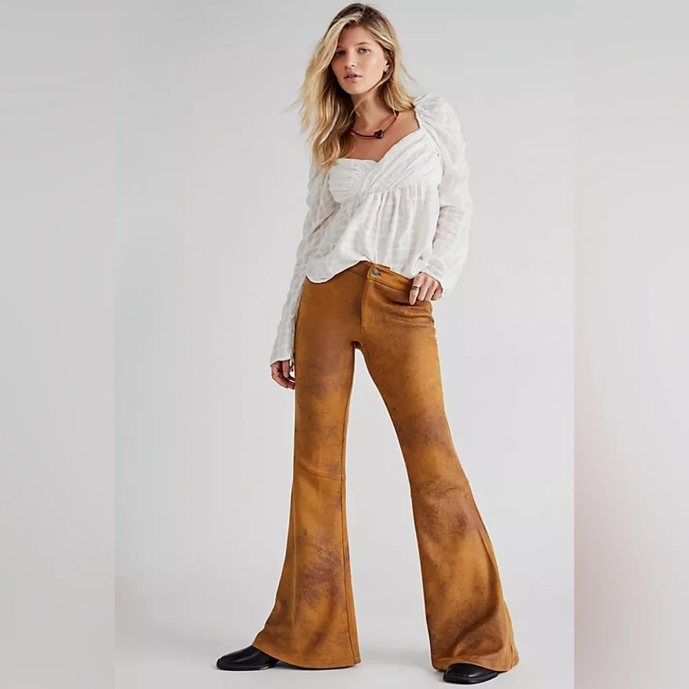 NWOT Free People On And On Low-Rise Vegan Flare Pants Size 4 Z401 - Picture 2 of 6